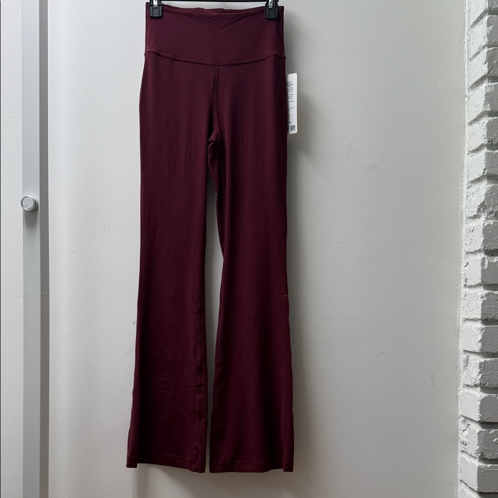 Lululemon Groove SHR Nulu Flared Pant – Garnet Red – Size 6 – NWT